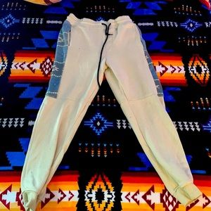 Small joggers with native design!!!